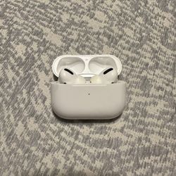 1st Gen - AirPod Pros - Used 