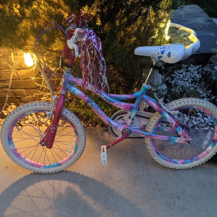 Girl's Bike In Excellent Condition.