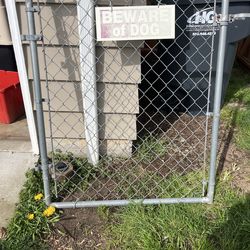 Chain link gate
