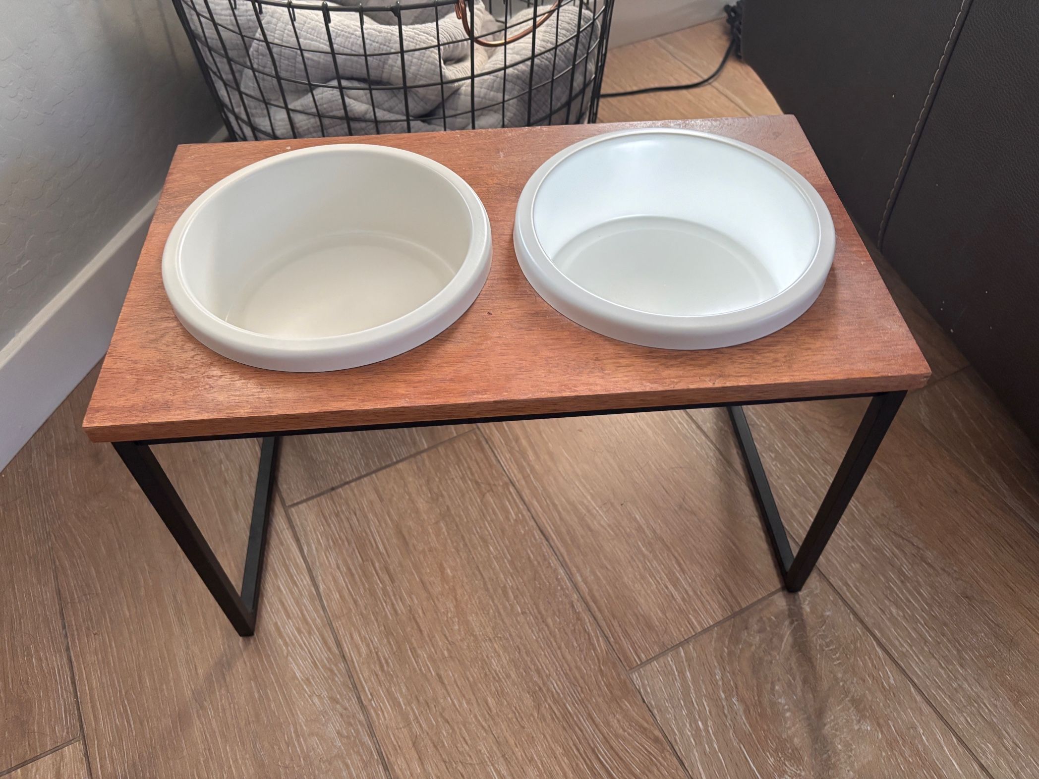 Raised Dog Bowl Stand