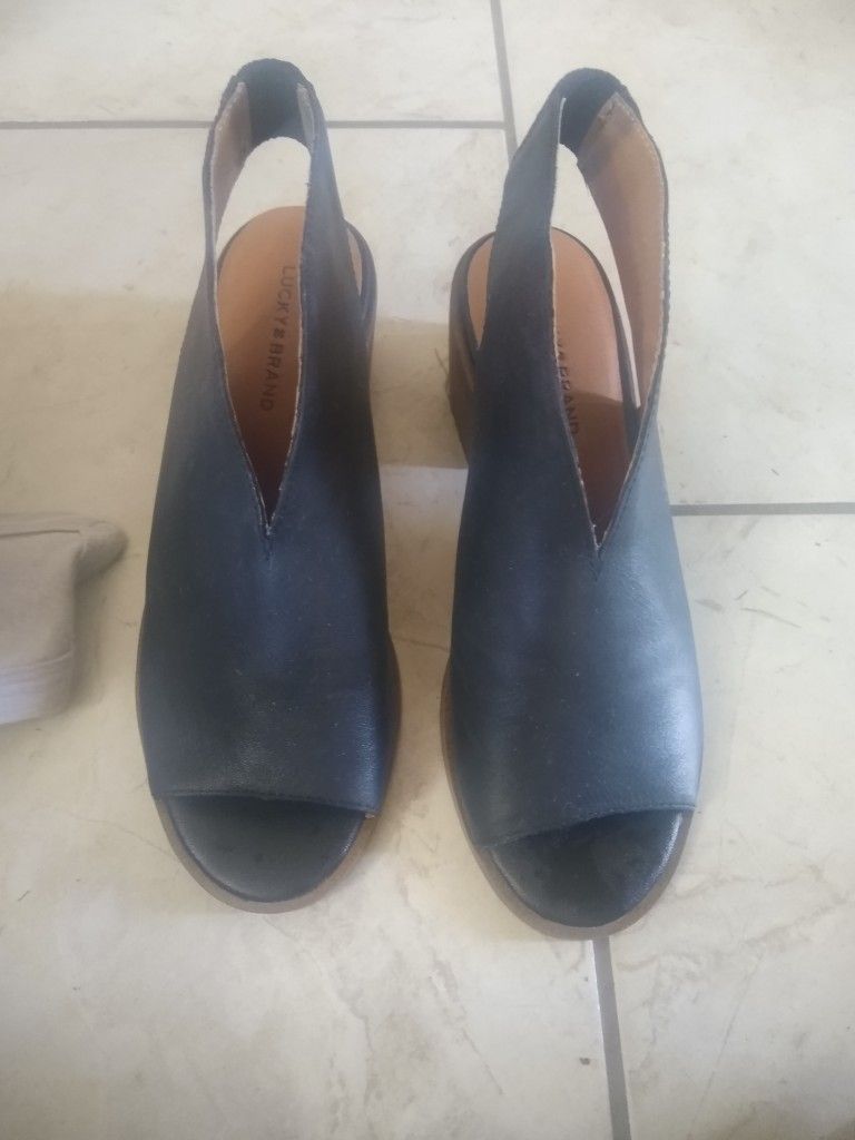 New Lucky Brand Sandals