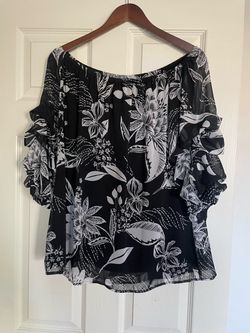 Beautiful, almost new blouse!