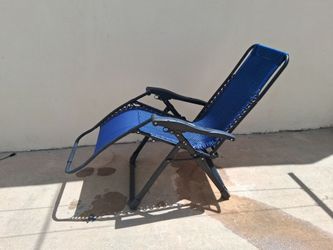 Portable outdoor recliner