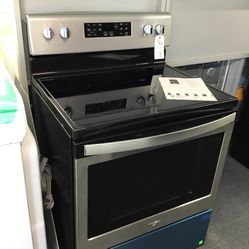New Scratch And Dent Whirlpool 5 Burner Glass Top Stainless Steel Range. 1 year Warranty 