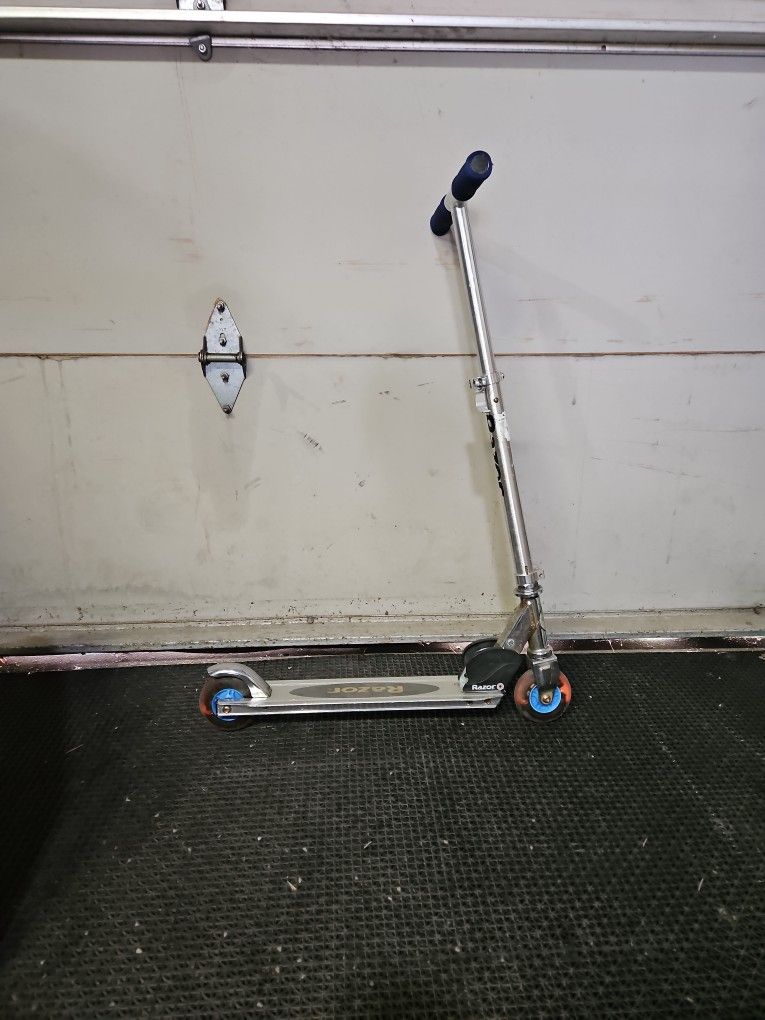 Razor Light Up Scooter