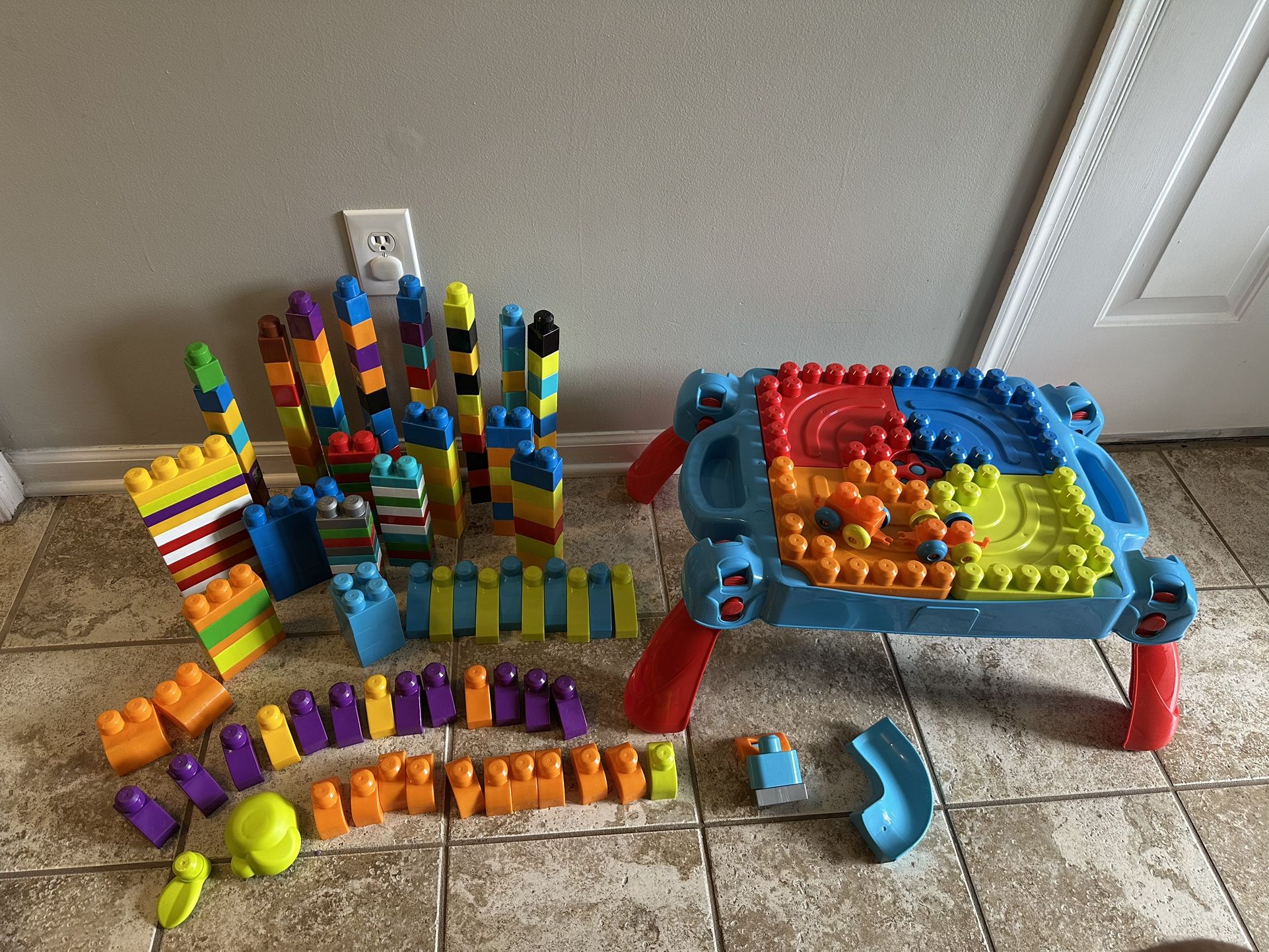 Mega Bloks Build n' Learn Table w/ Lots of Extra Blocks