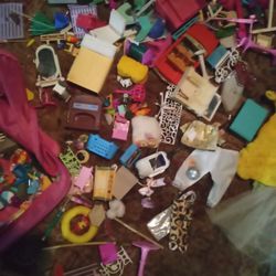 Vintage Barbie Furniture.Pets.  Dishes Fake Food Recreational Items Clothes Shoes Purses Plants.Accesories And Dolls Everything For The Price Listed