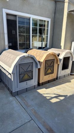 Dog Palace Insulated dog house
