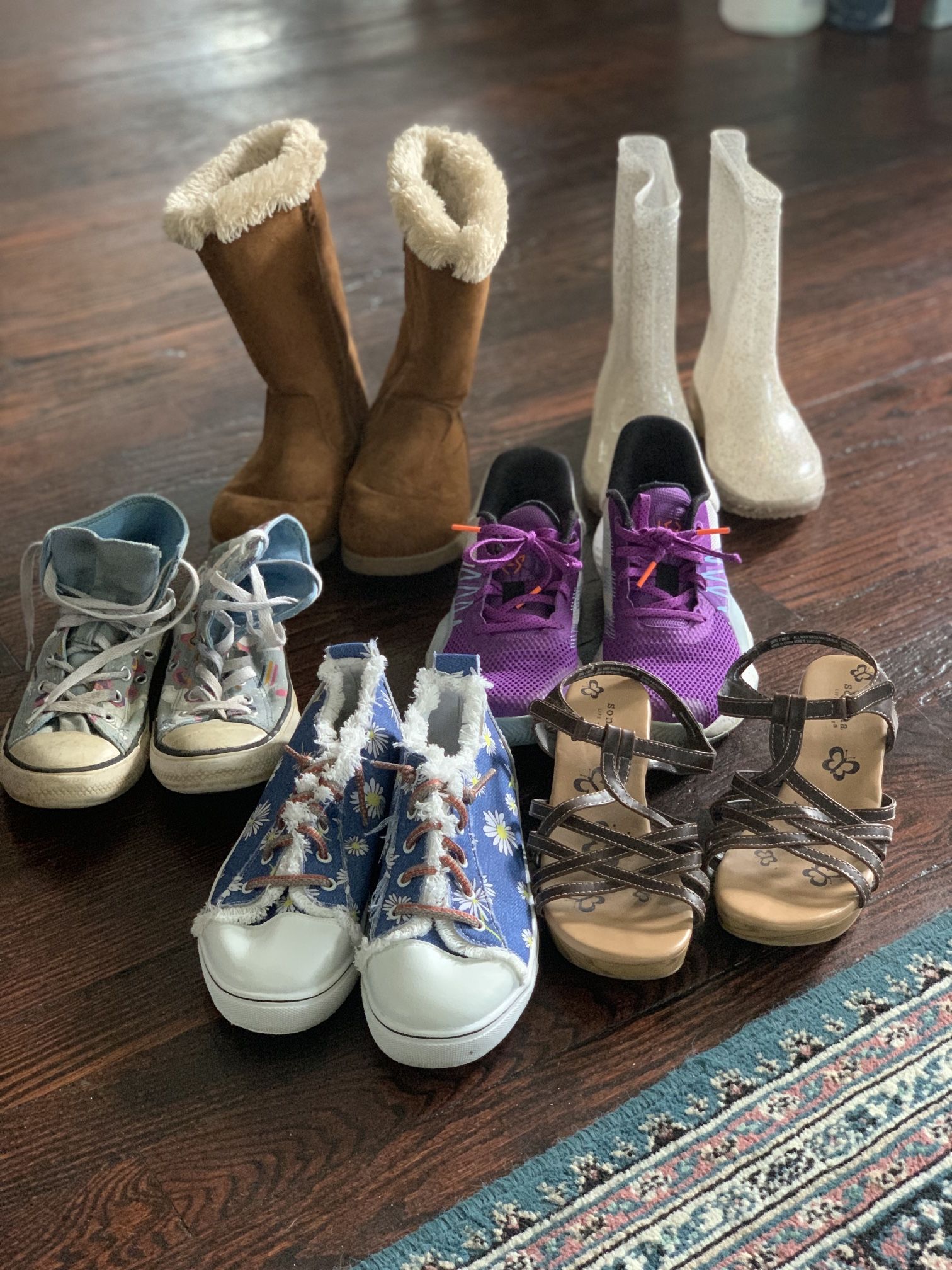 Girls Shoes Lot Size 2– Boots,Sneakers, Sandals, Rain Boots –6 Pairs