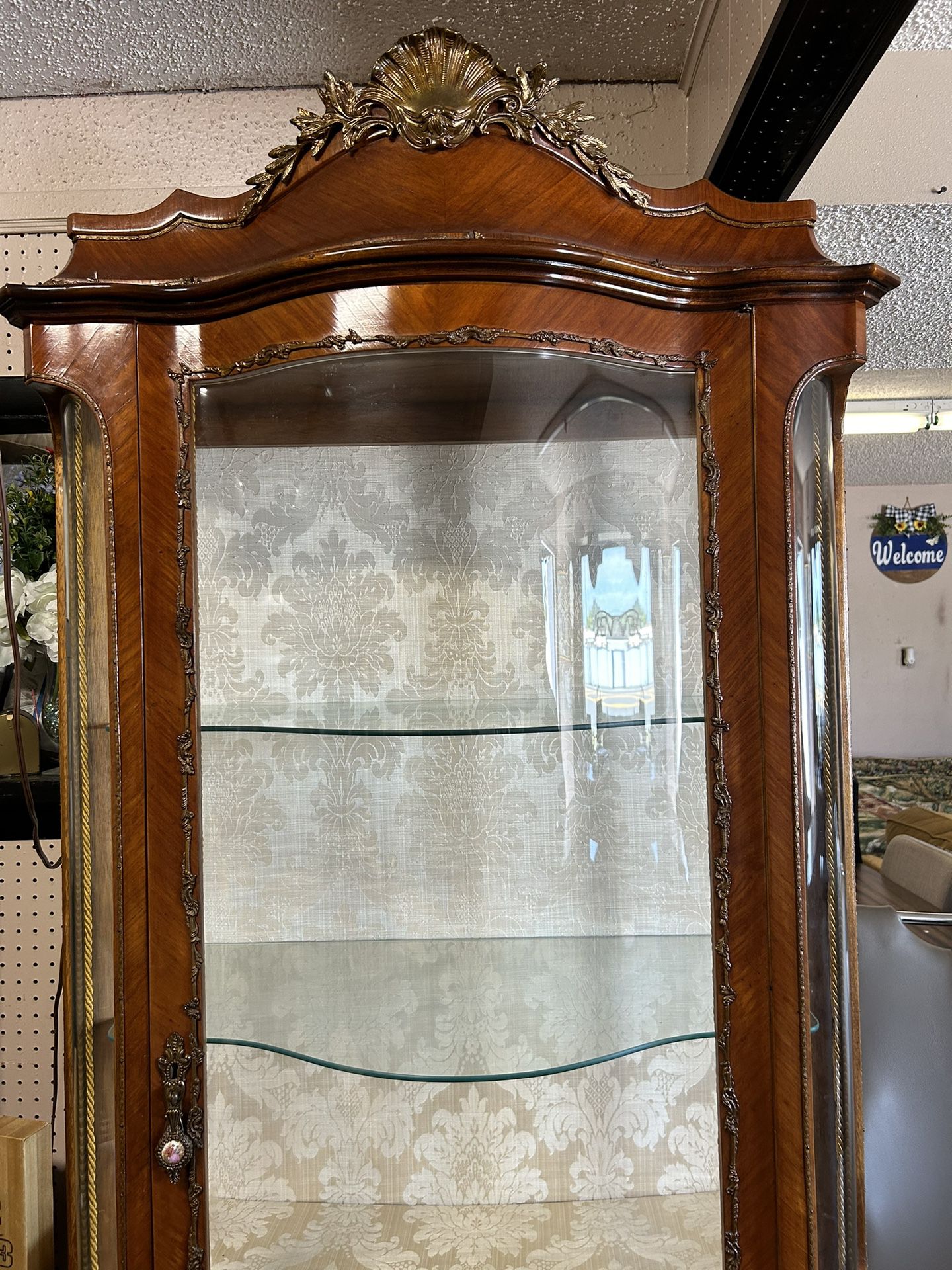 Antique Showcase : Cabinet French 