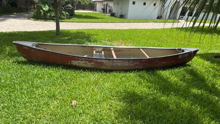 Used Mohawk Canoe – 15 ft