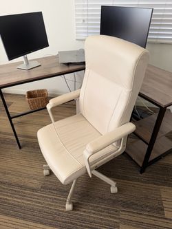 Comfortable office chair