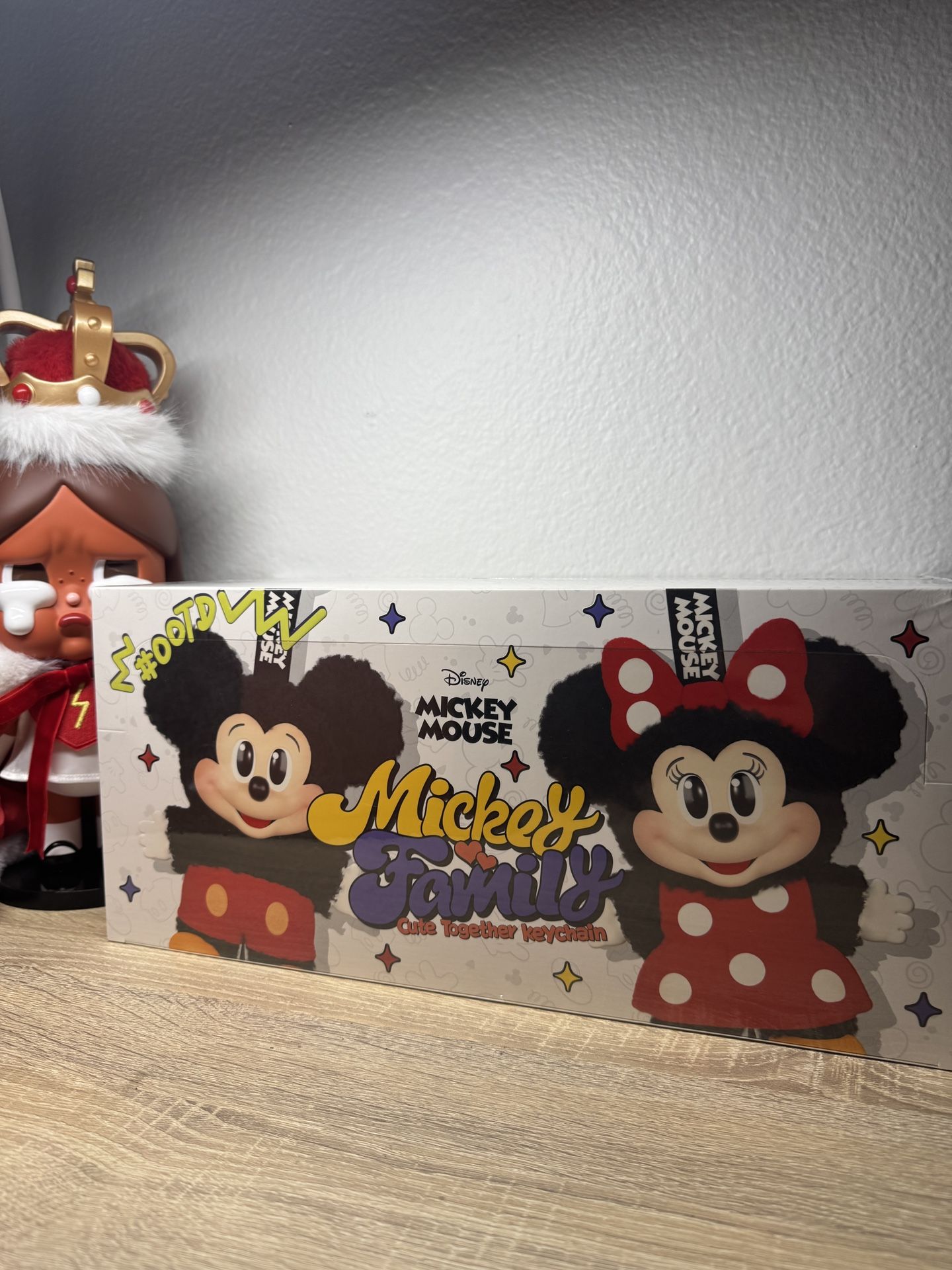 Micky Family Sealed Case