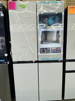 NEW REFRIGERATOR 4 DOORS WHITE SAMSUNG TOUCH SCREEN 36” Inch Width 29” Inch Depth 71” Inch Height 