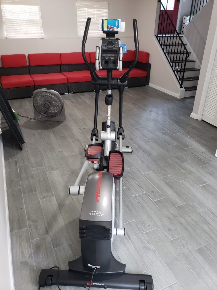 ProForm Smart Strider 695 CSE Elliptical