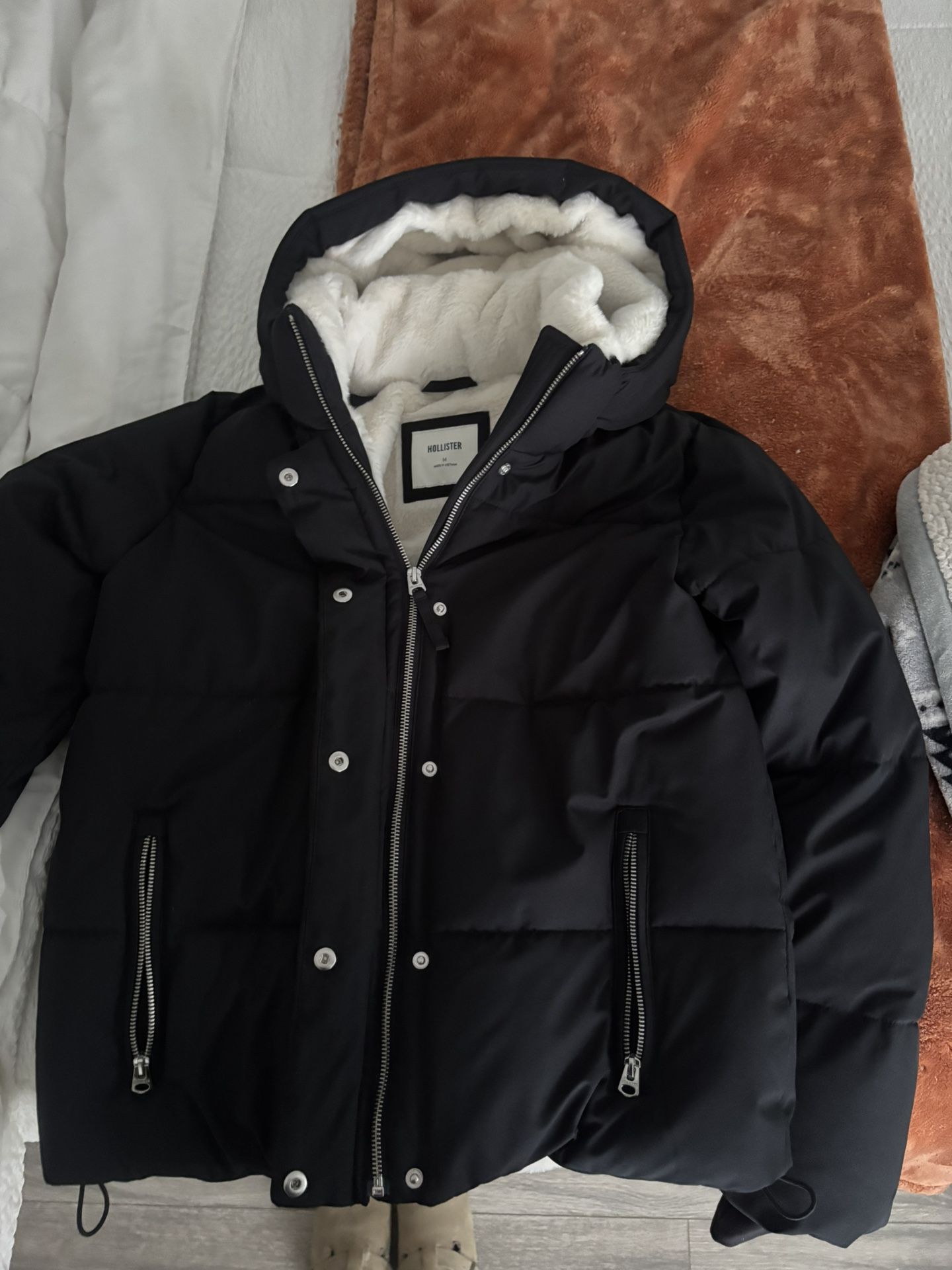 hollister puffer jacket