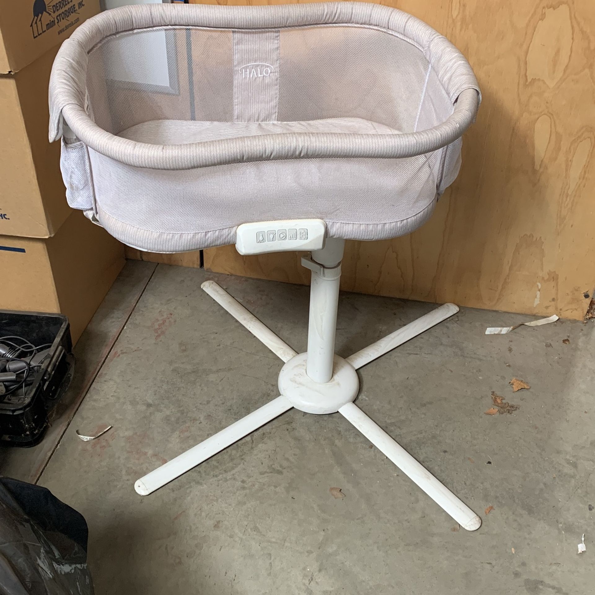 Halo bassinet