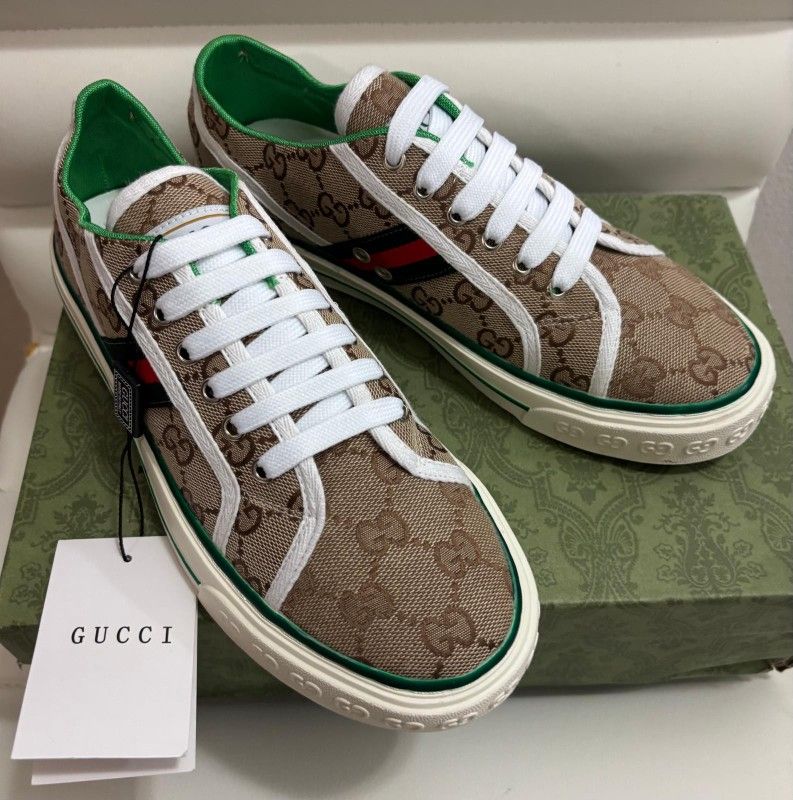 Gucci Shoes Men 220
