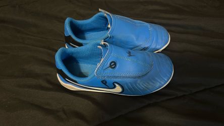 Kids 12c Nike soccer cleats
