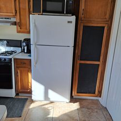 Refrigerator - Excellent Condition 