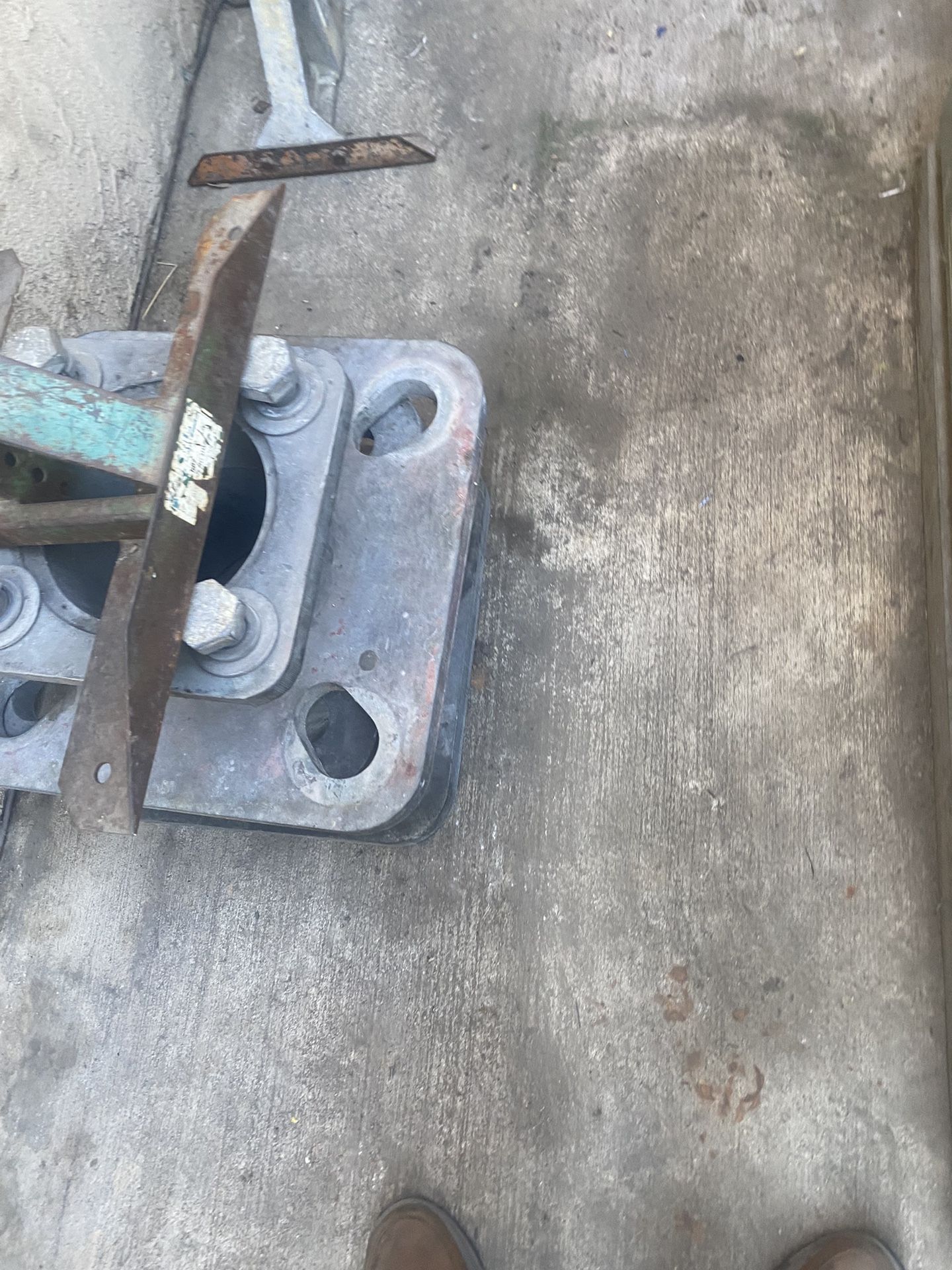 Platos De Fierro Para Postes De Semáforos