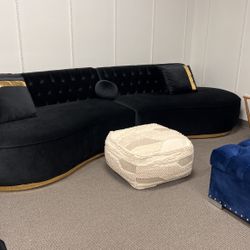 130” Black & Gold Curved Velvet Sectional 