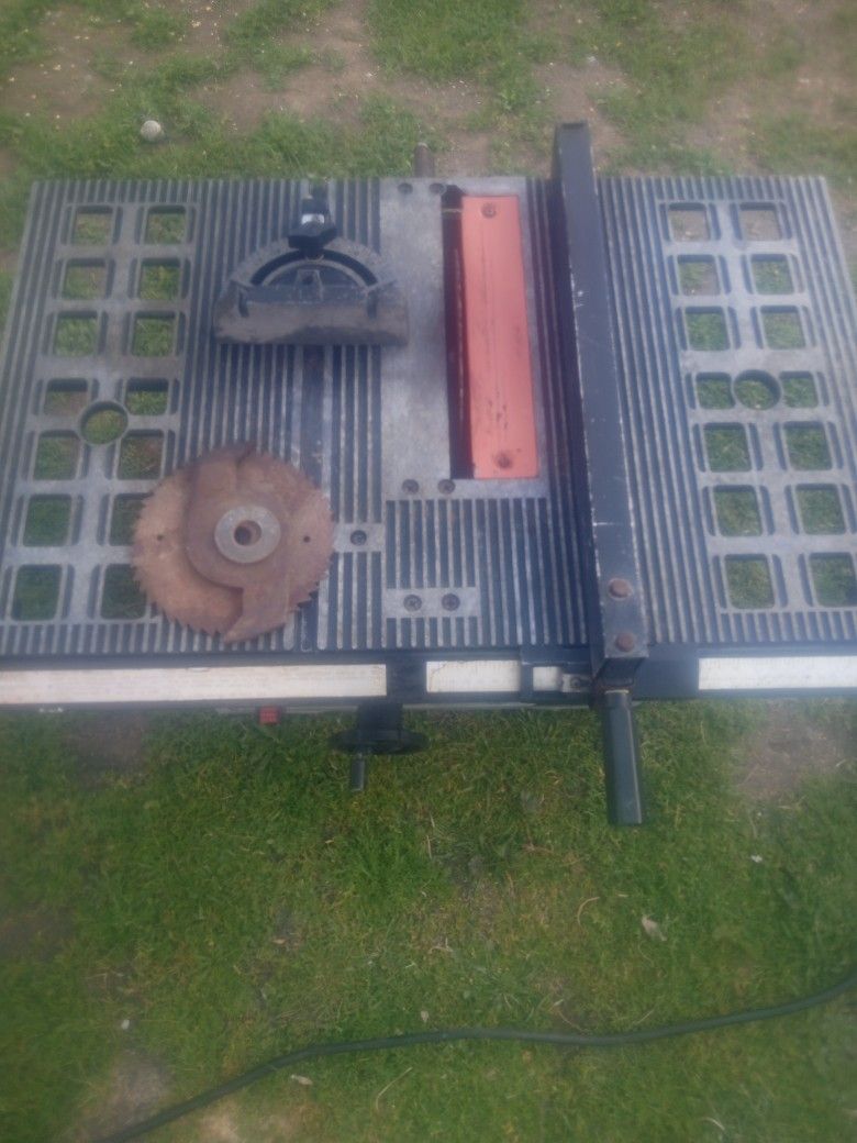 Craftsman Table Saw Runs cuts Great $25