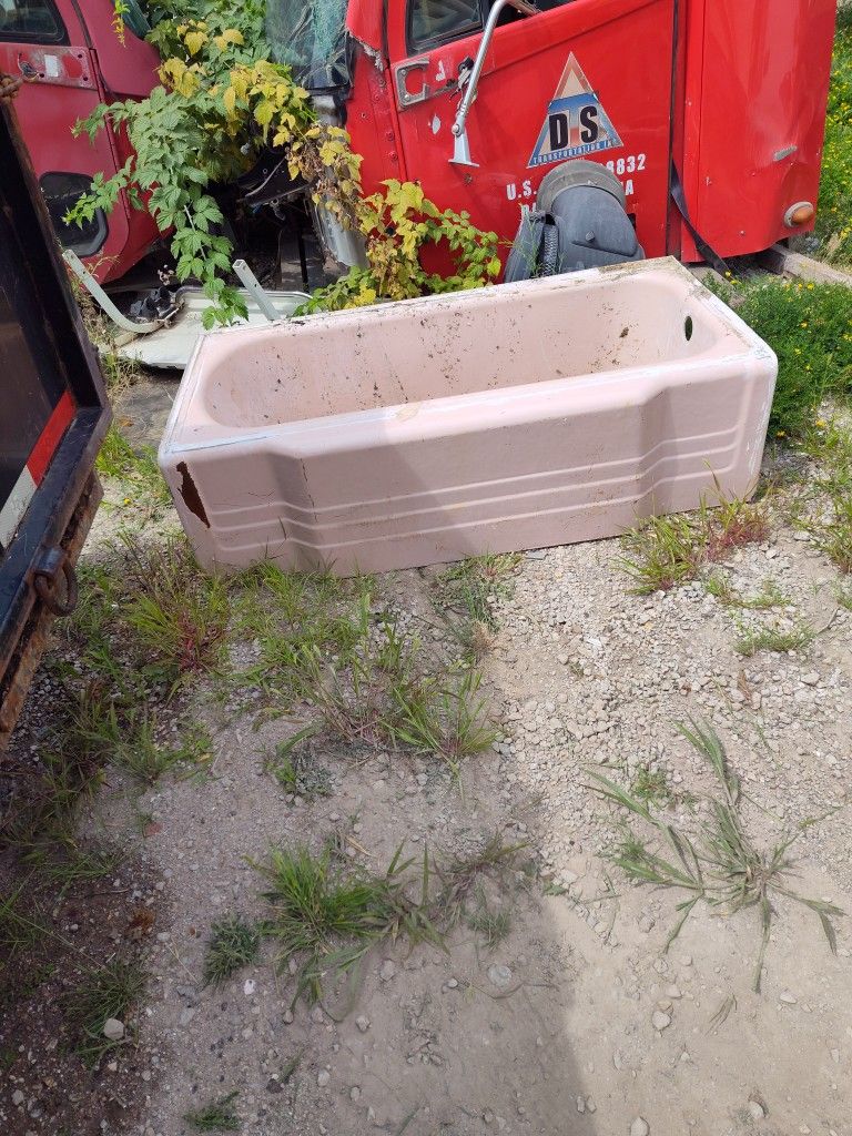 Cast Iron Bathroom Tub