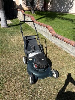 Troy bilt push lawn mower with Briggs and Stratton engine