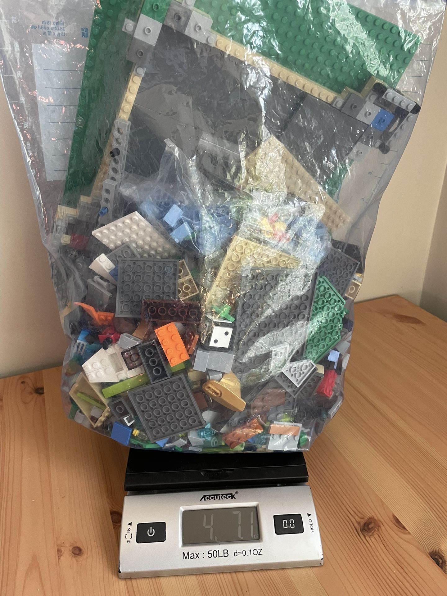 Over 4 Lbs Assorted Lego Bricks Vehicles Etc 