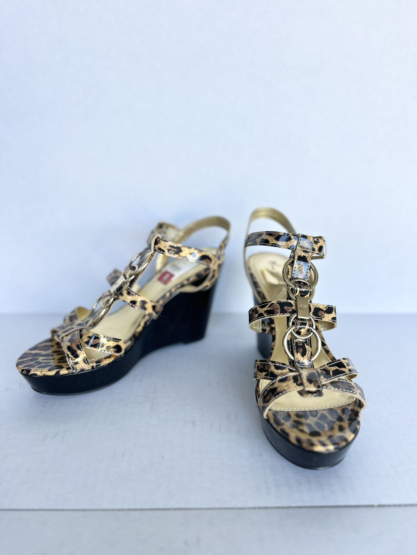 Women’s Marc Fisher Animal Print Wedge Sandals 8M with gold colored hardware