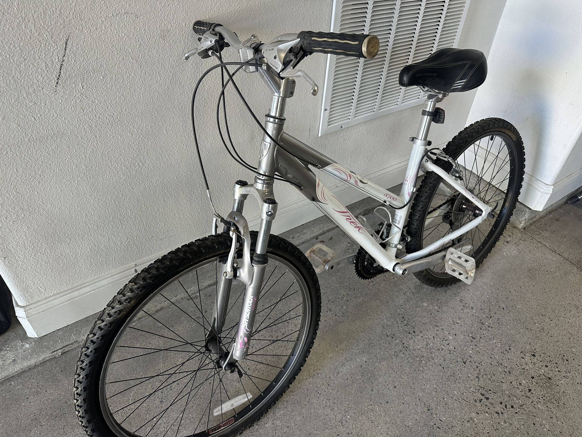 Trek 3700- 16”
