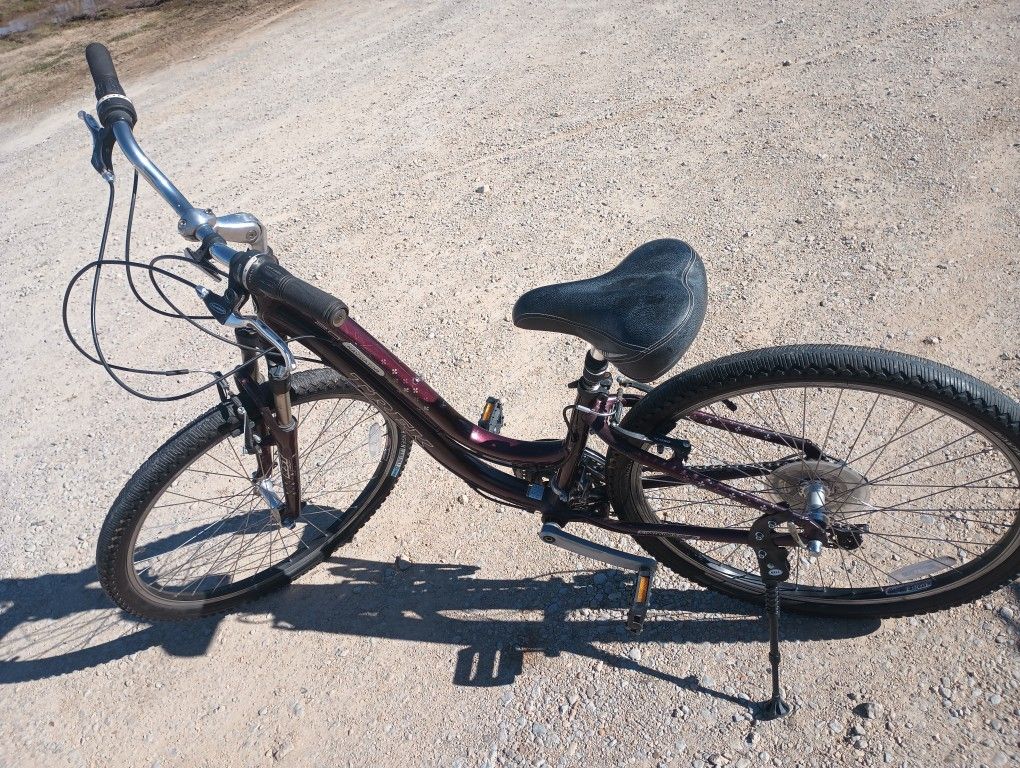 Trek Navigator 2.0 Bicycle