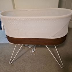 Happiest Baby SNOO Bassinet And Swaddles