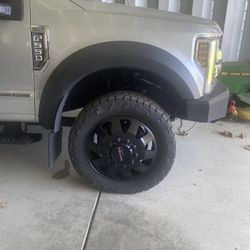 Ford F450/550 Tires And 