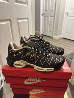 Nike Air Max Plus “Black Shark” Size 10.5
