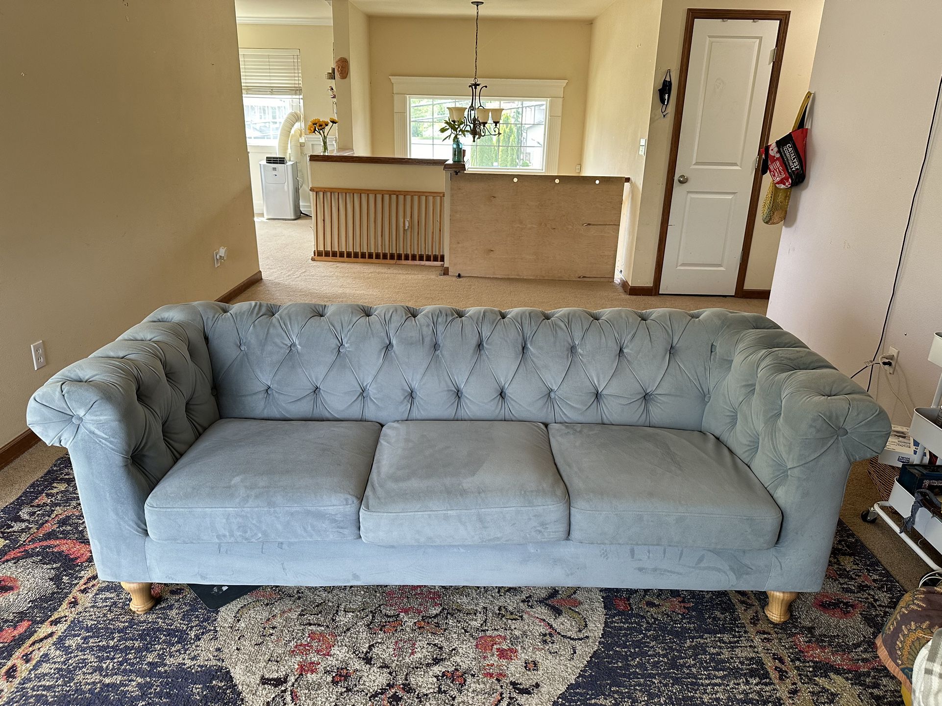  Quentin Chesterfield Velvet Sofa / Couch