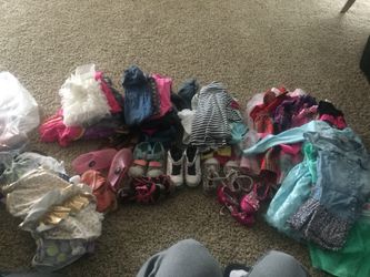 Lot of 4T girls clothes + shoes