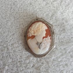 14kt Gold Diamonds Cameo Antique Pin Pendant