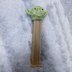 D14 vintage Yoda Pez 1997 Made In Slovenia Preowned