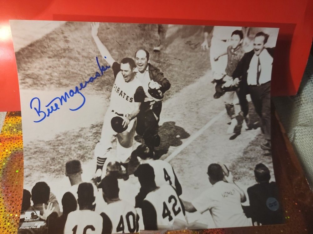 Bill Mazeroski HOF Signed/Autographed 8x10 Pirates W/coa & top loader
