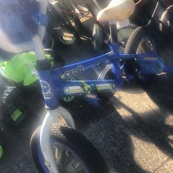 Kids Bicycle W/ Training wheels Price 10$