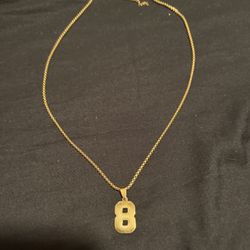 Chain with pendant 