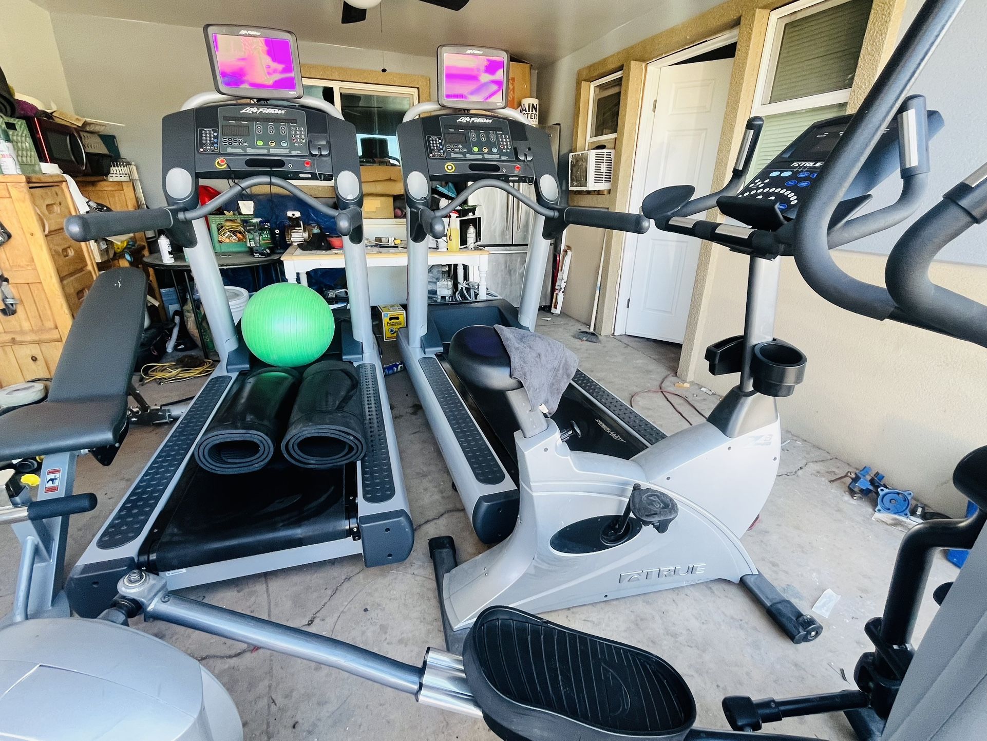 Life Fitness Gym Equipment