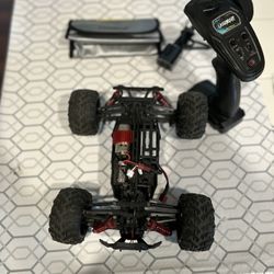 LAEGENDARY 4x4 Off-Road RC Truck -  with Battery and remote control. 