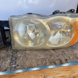 Headlights Right Side And Left Side RAM 2003 