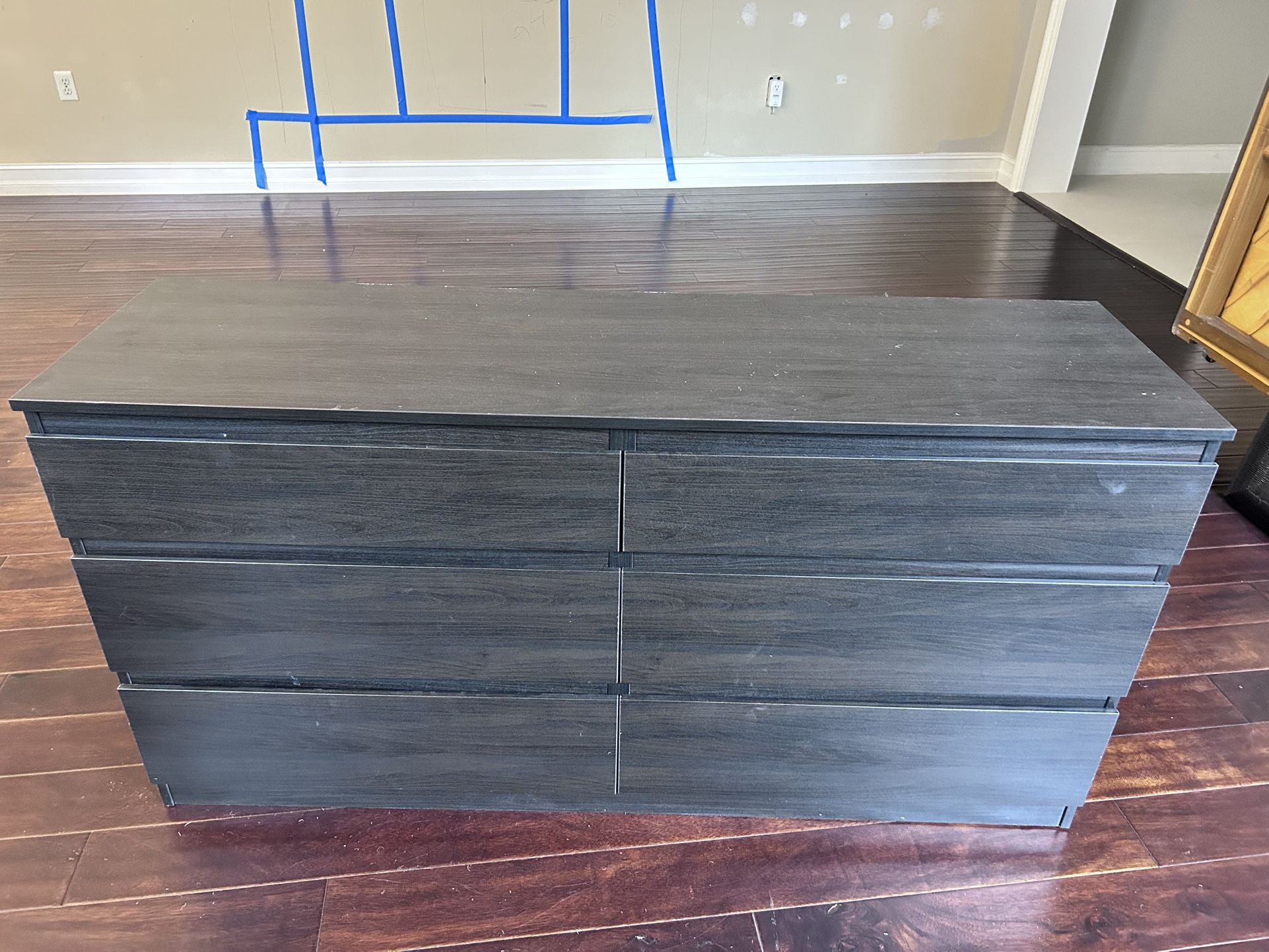 Modern 6-Drawer Dresser β Dark Wood Finish, Great Condition! π€