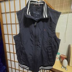 Tommy Hilfiger Men's Sleeveless Jacket. 