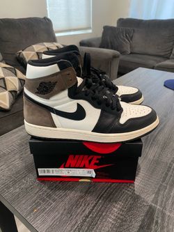 Jordan 1 Mocha Size 9 Men (Used)