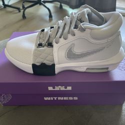 Nike LeBron Witness VIII